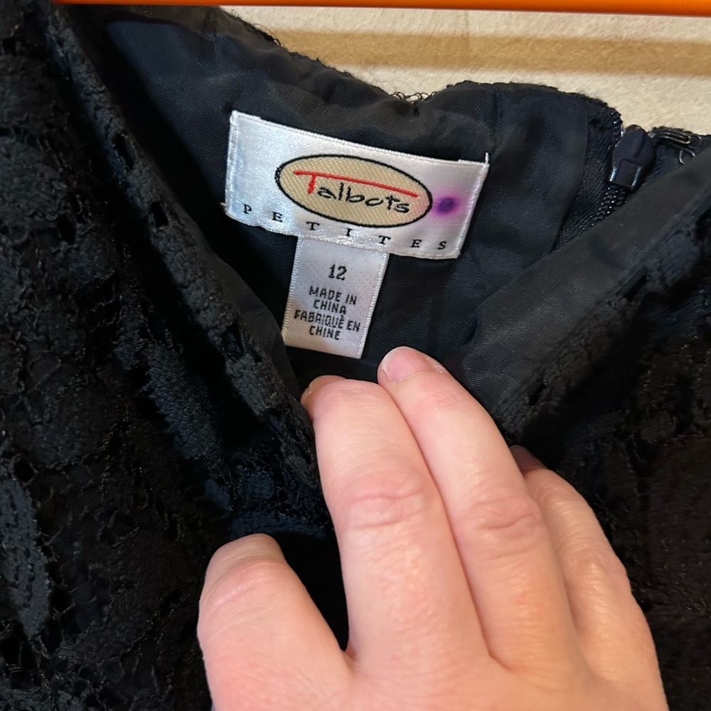 Talbots black Lace Overlay Sheath Dress with Three-Quarter Sleeves beautiful 12 - Picture 3 of 4